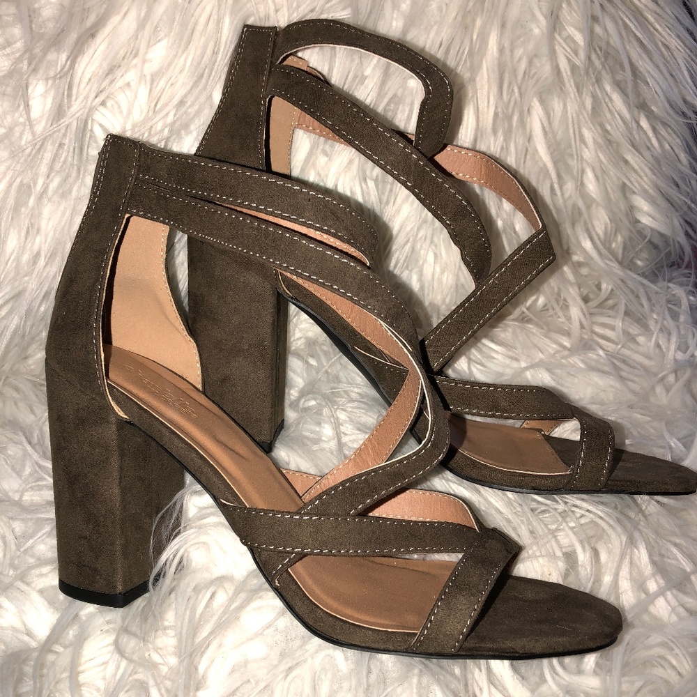 Olive Strappy Heels • 9 • Charlotte Russe • NWOT